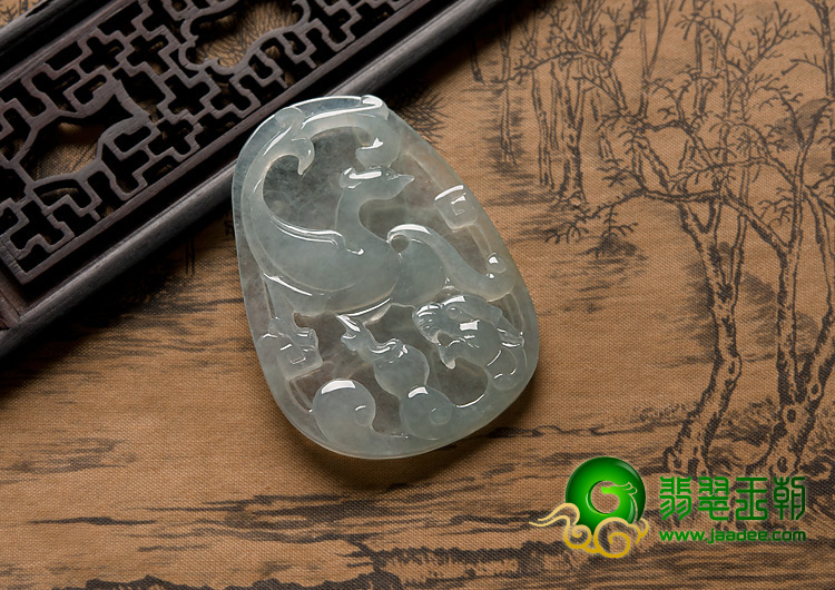 冰种晴水缅甸翡翠A货龙凤牌挂件