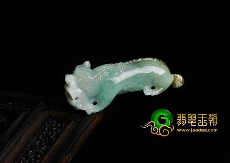 糯冰种三彩缅甸翡翠A货貔貅挂件