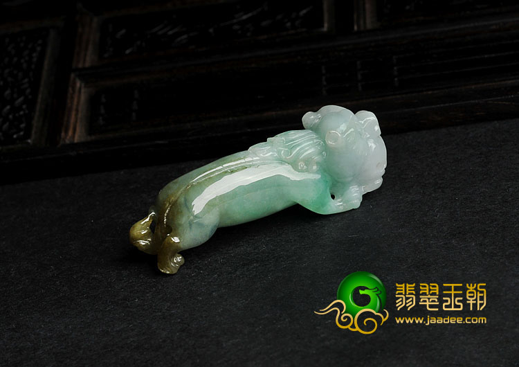 糯冰种三彩缅甸翡翠A货貔貅挂件