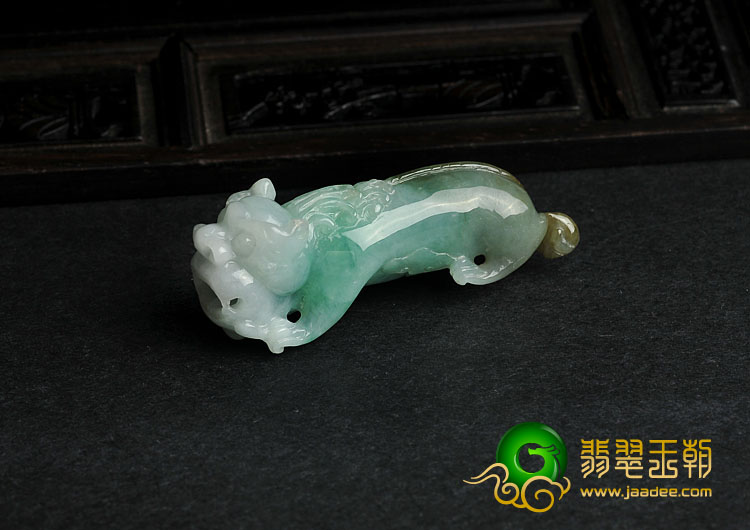 糯冰种三彩缅甸翡翠A货貔貅挂件