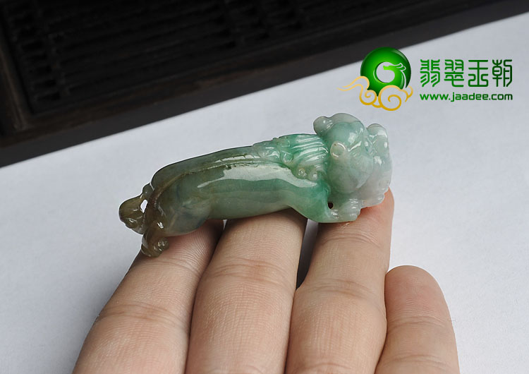 糯冰种三彩缅甸翡翠A货貔貅挂件