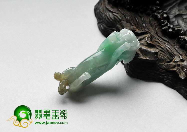 糯冰种三彩缅甸翡翠A货貔貅挂件