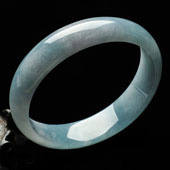 糯冰种淡春带彩缅甸翡翠A货贵妃镯（56.9-51.3mm）