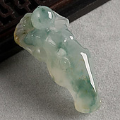 冰种飘花缅甸翡翠A货小羊头挂件