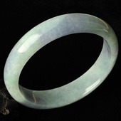 糯冰种淡春带彩缅甸翡翠A货手镯（64.7mm）
