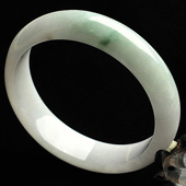 糯冰种略飘花缅甸翡翠A货手镯（58.2mm）