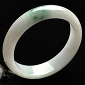糯冰种略飘花缅甸翡翠A货手镯（57.9mm）