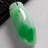糯冰种翠色缅甸翡翠A货福瓜挂件