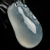 冰玻种淡晴水缅甸翡翠A货福瓜挂件