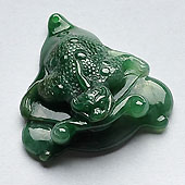 糯冰种浓绿缅甸翡翠A货金蟾挂件