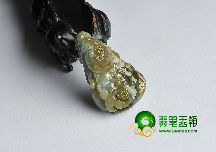 糯冰种褐黄翡缅甸翡翠A货富贵花开挂件