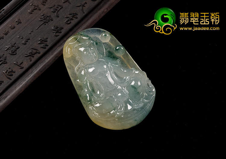冰种飘花略带黄翡缅甸翡翠A货观音挂件