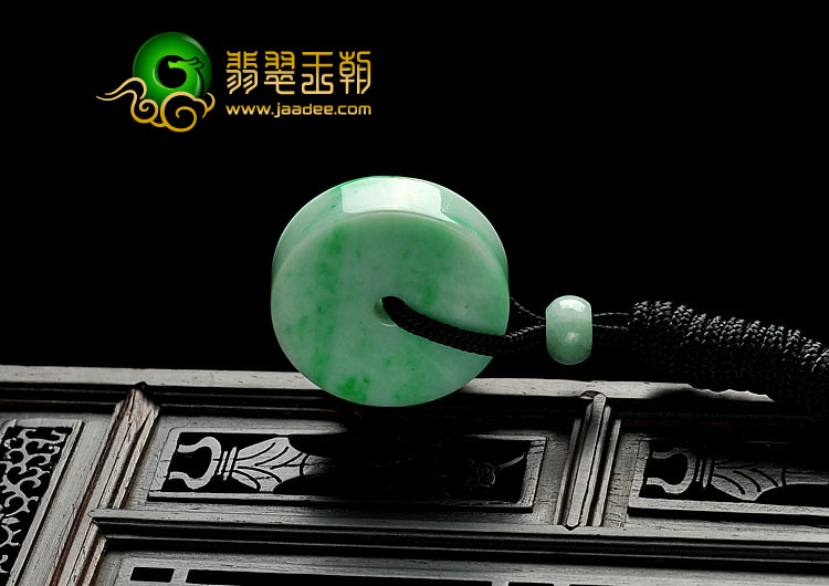 feicui糯冰种翠色缅甸翡翠A货平安扣挂件