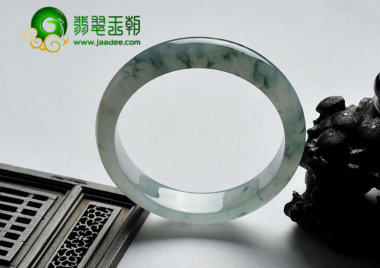 （超值推荐）冰种飘花略带黄翡缅甸翡翠A货手镯（57.8mm）