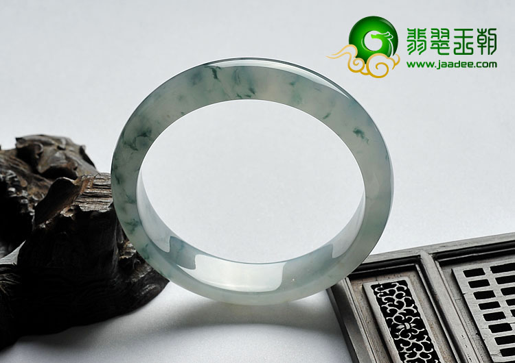 （超值推荐）冰种飘花略带黄翡缅甸翡翠A货手镯（57.8mm）