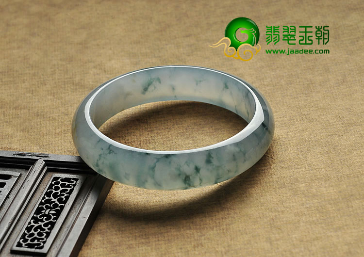 （超值推荐）冰种飘花略带黄翡缅甸翡翠A货手镯（57.8mm）