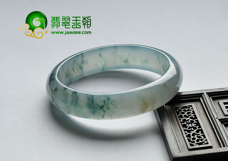 （超值推荐）冰种飘花略带黄翡缅甸翡翠A货手镯（57.8mm）