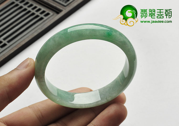 糯冰种飘翠缅甸翡翠A货手镯（54.6mm）