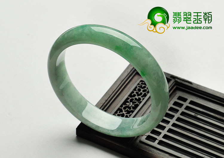 糯冰种飘翠缅甸翡翠A货手镯（54.6mm）