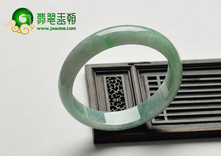 糯冰种飘翠缅甸翡翠A货手镯（54.6mm）