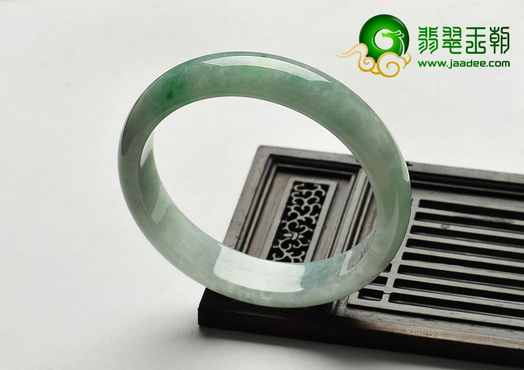 糯冰种飘翠缅甸翡翠A货手镯（54.6mm）