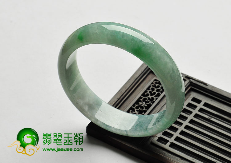 糯冰种飘翠缅甸翡翠A货手镯（54.3mm）