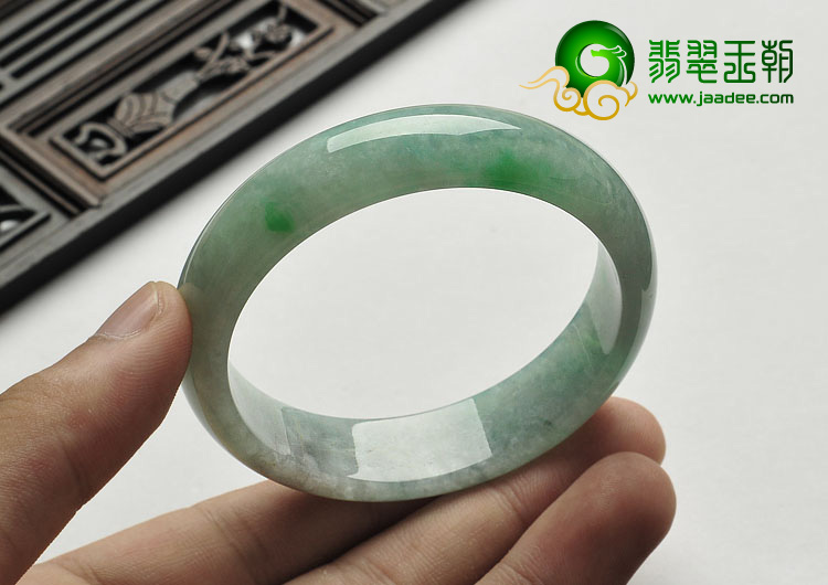 糯冰种飘翠缅甸翡翠A货手镯（54.3mm）