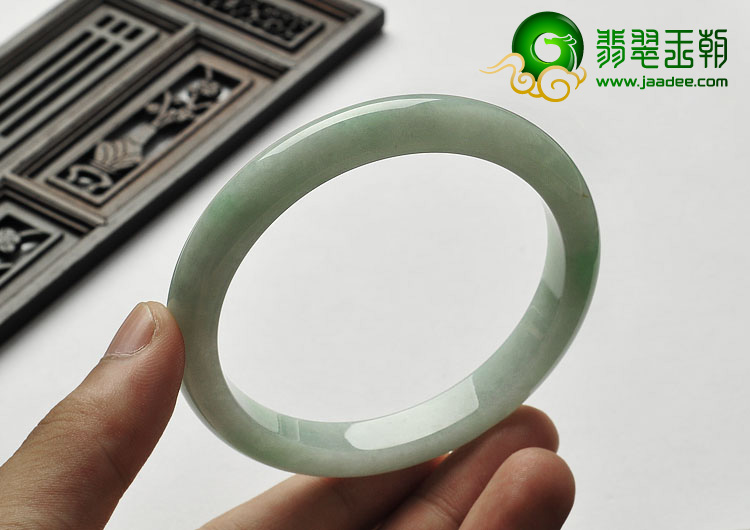 糯冰种晴水缅甸翡翠A货手镯（60.8mm）