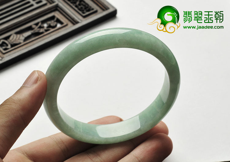 糯冰种晴水缅甸翡翠A货手镯（61.3mm）