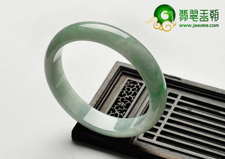 糯冰种飘翠缅甸翡翠A货手镯（54.8mm）