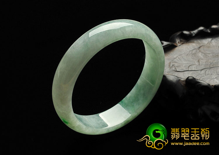 糯冰种飘翠缅甸翡翠A货手镯（54.7mm）