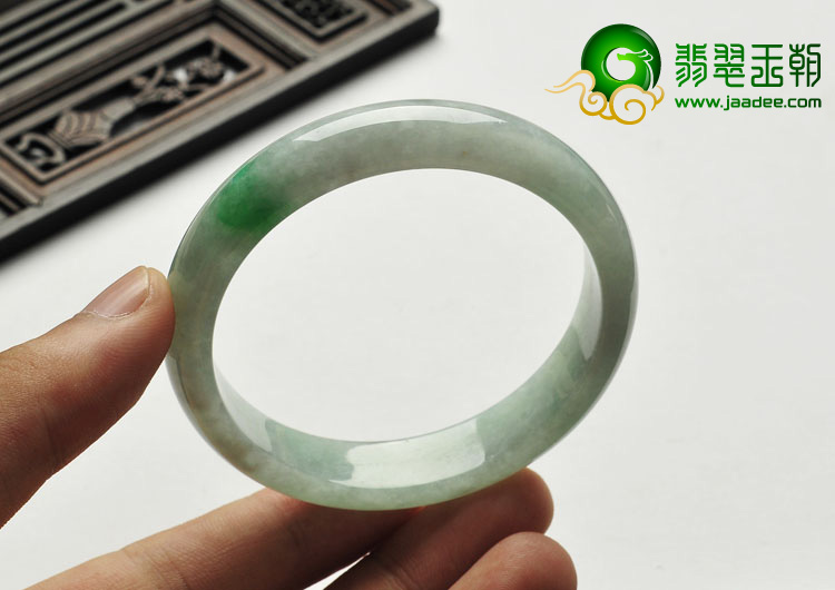 糯冰种飘翠缅甸翡翠A货手镯（54.6mm）