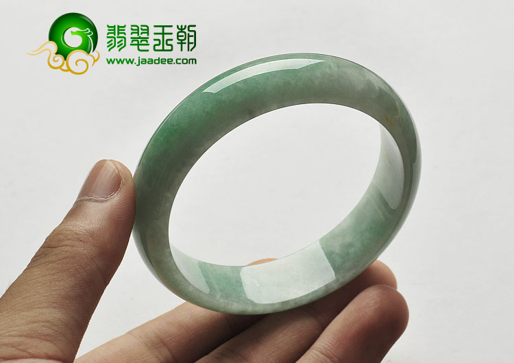 糯冰种略飘翠缅甸翡翠A货手镯（58.9mm）