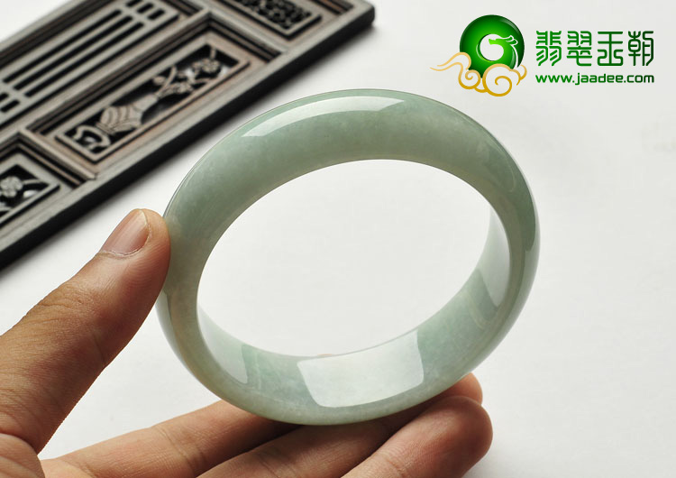 糯冰种晴水缅甸翡翠A货手镯（61.4mm）