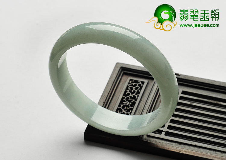 feicui糯冰种晴水缅甸翡翠A货手镯（58.4mm）