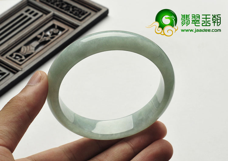 糯冰种晴水缅甸翡翠A货手镯（61.3mm）