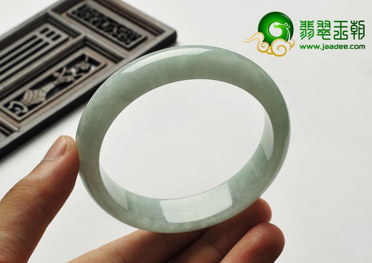 糯冰种晴水缅甸翡翠A货手镯（61.6mm）