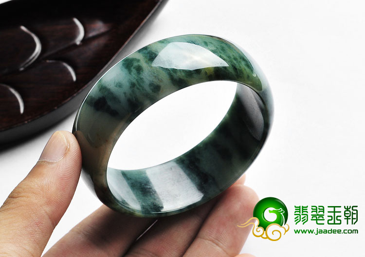 糯冰种飘花缅甸翡翠A货手镯（56.7mm）