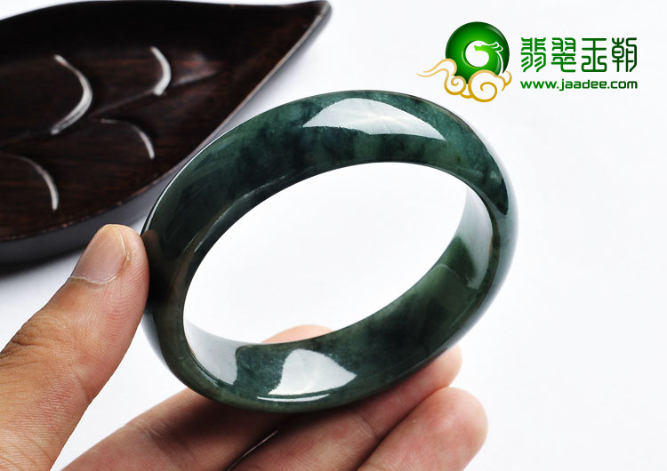 糯冰种油青飘花缅甸翡翠A货手镯（57.2mm）