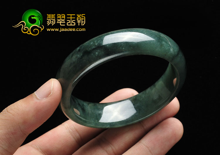糯冰种油青飘花缅甸翡翠A货手镯（57.2mm）