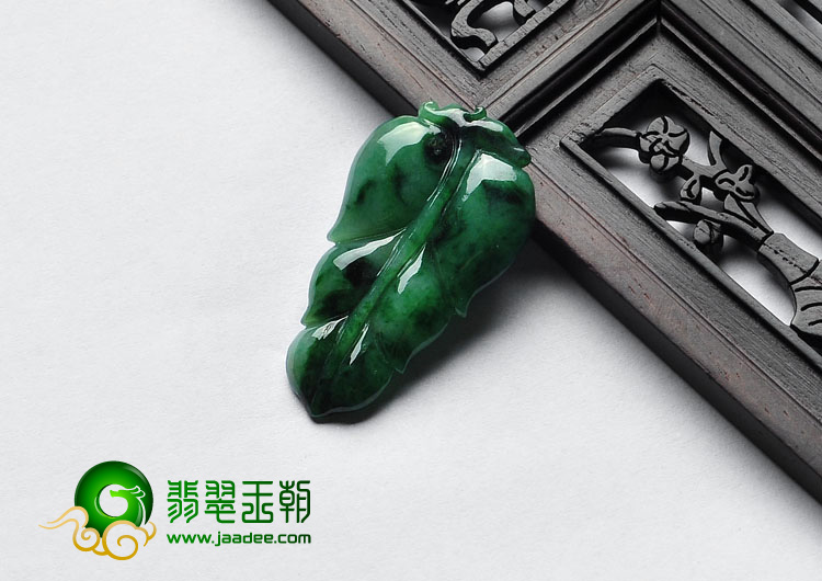 糯冰种浓绿缅甸翡翠A货叶子挂件