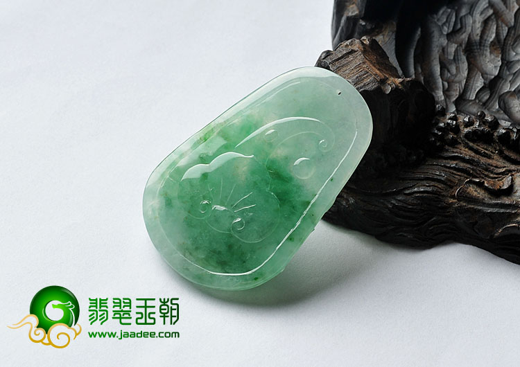 冰种翠色缅甸翡翠A货貔貅送福挂件