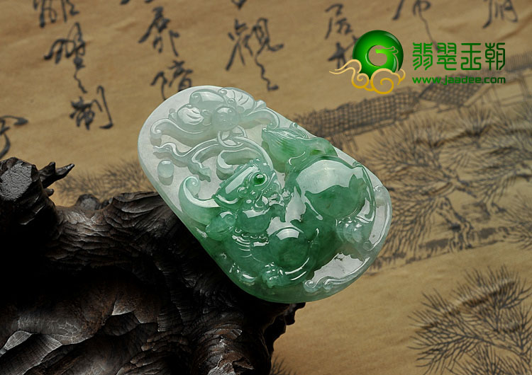 冰种翠色缅甸翡翠A货貔貅送福挂件