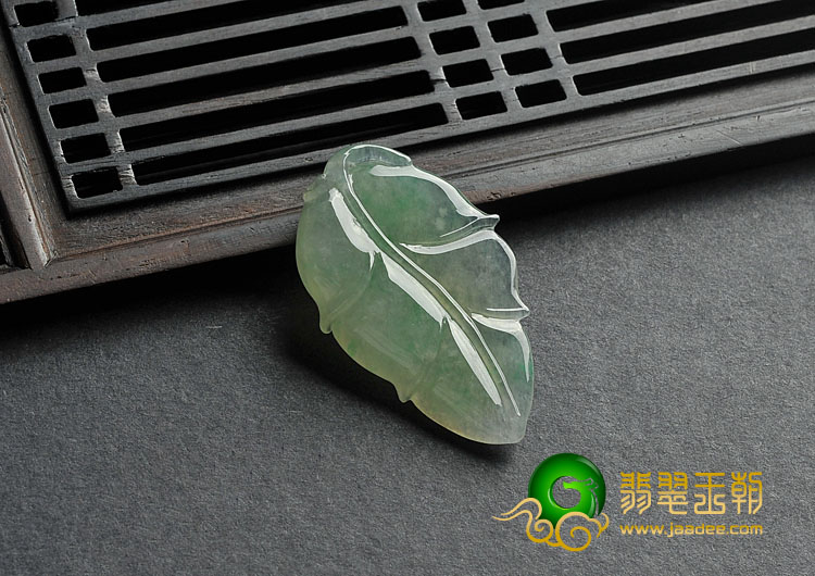 冰种飘翠缅甸翡翠A货叶子挂件
