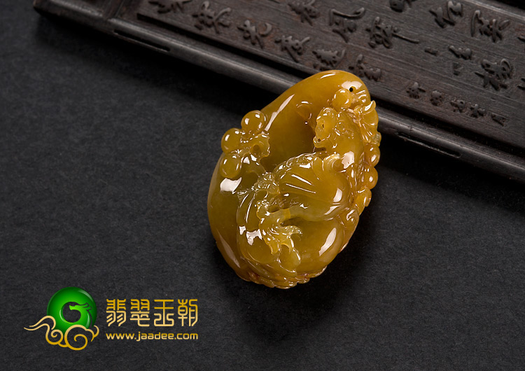 冰种红黄翡缅甸翡翠A货英明神武挂件
