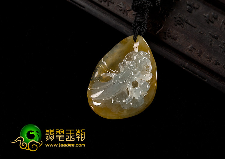 冰种褐黄翡缅甸翡翠A货螳螂挂件