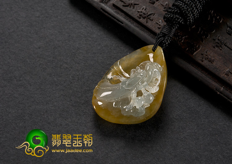 冰种褐黄翡缅甸翡翠A货螳螂挂件