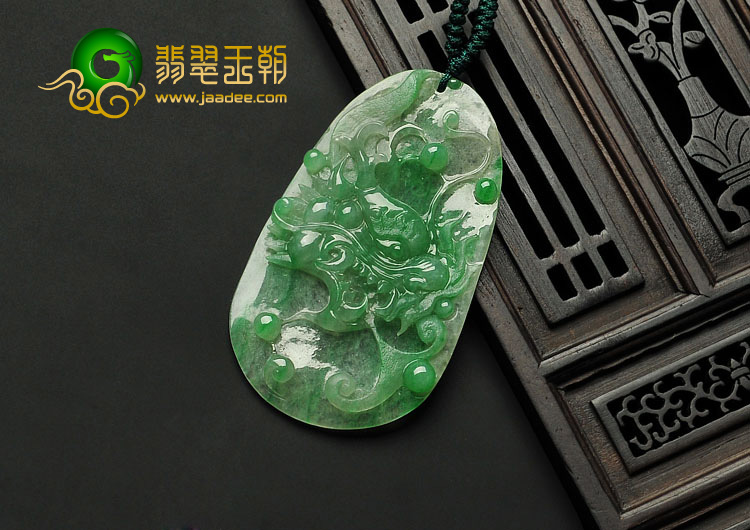 冰种翠色缅甸翡翠A货龙头牌挂件