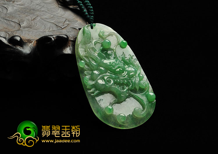 冰种翠色缅甸翡翠A货龙头牌挂件