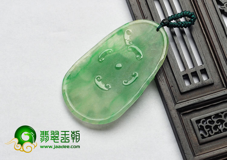 冰种翠色缅甸翡翠A货龙头牌挂件